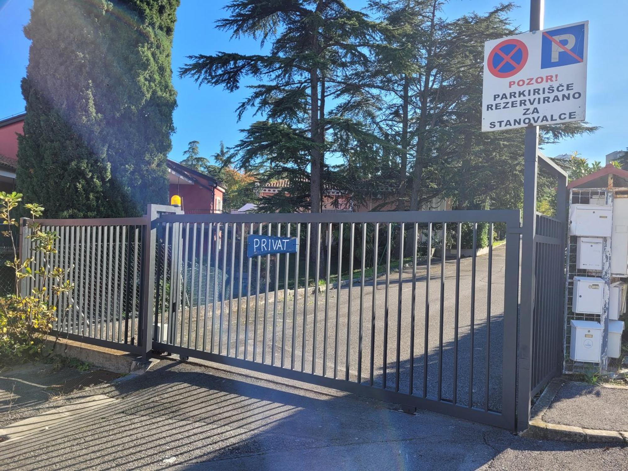 Apartma Zusterna Za Bazenom Κόπερ Εξωτερικό φωτογραφία